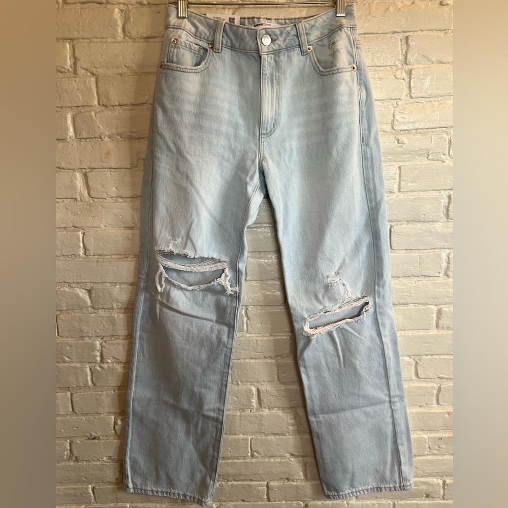 Light Wash Straight Leg Jeans with Rips